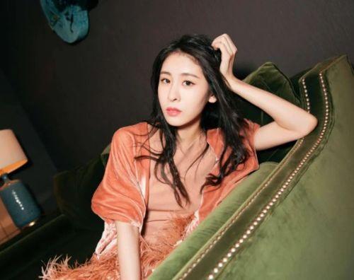 吃瓜娱乐张碧晨,吃瓜娱乐背后的音乐人生