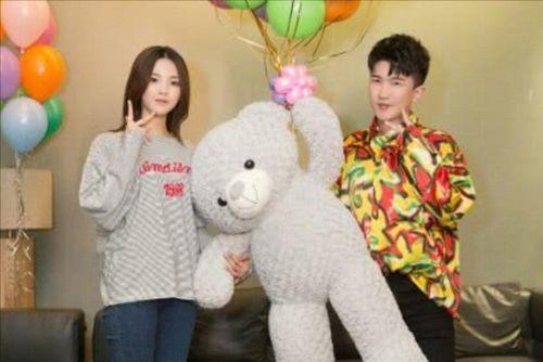 娱乐吃瓜小生,揭秘吃瓜小生的幕后故事